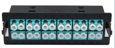 LC สีดำใส่แผงแพทช์ไฟเบอร์ออปติกเพล็กซ์ 24 พอร์ตสำหรับกล่องกระจาย 1U