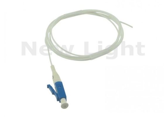 LC UPC Single Mode Fiber Optic Pigtail ความยาว 1.5M และกว้าง 0.9mm สําหรับการสูญเสียการใส่ที่ต่ํา