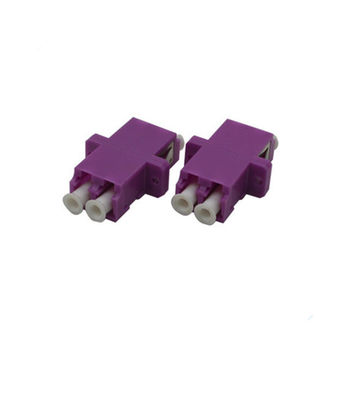สีม่วง OM4 LC Duplex Fiber Optic Adapter ด้วยความสูญเสียการใส่ต่ํา ≤0.20dB และความทนทานสูง > 1000 Plug Times