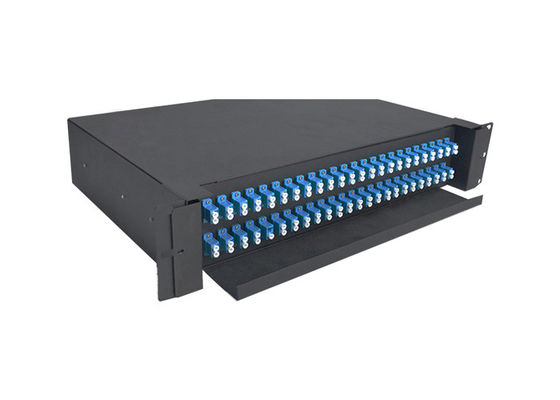 19 นิ้ว 24 Port Rack Mount Fiber Optic Patch Panel สําหรับศูนย์ข้อมูลและการติดตั้งที่เสร็จแล้ว